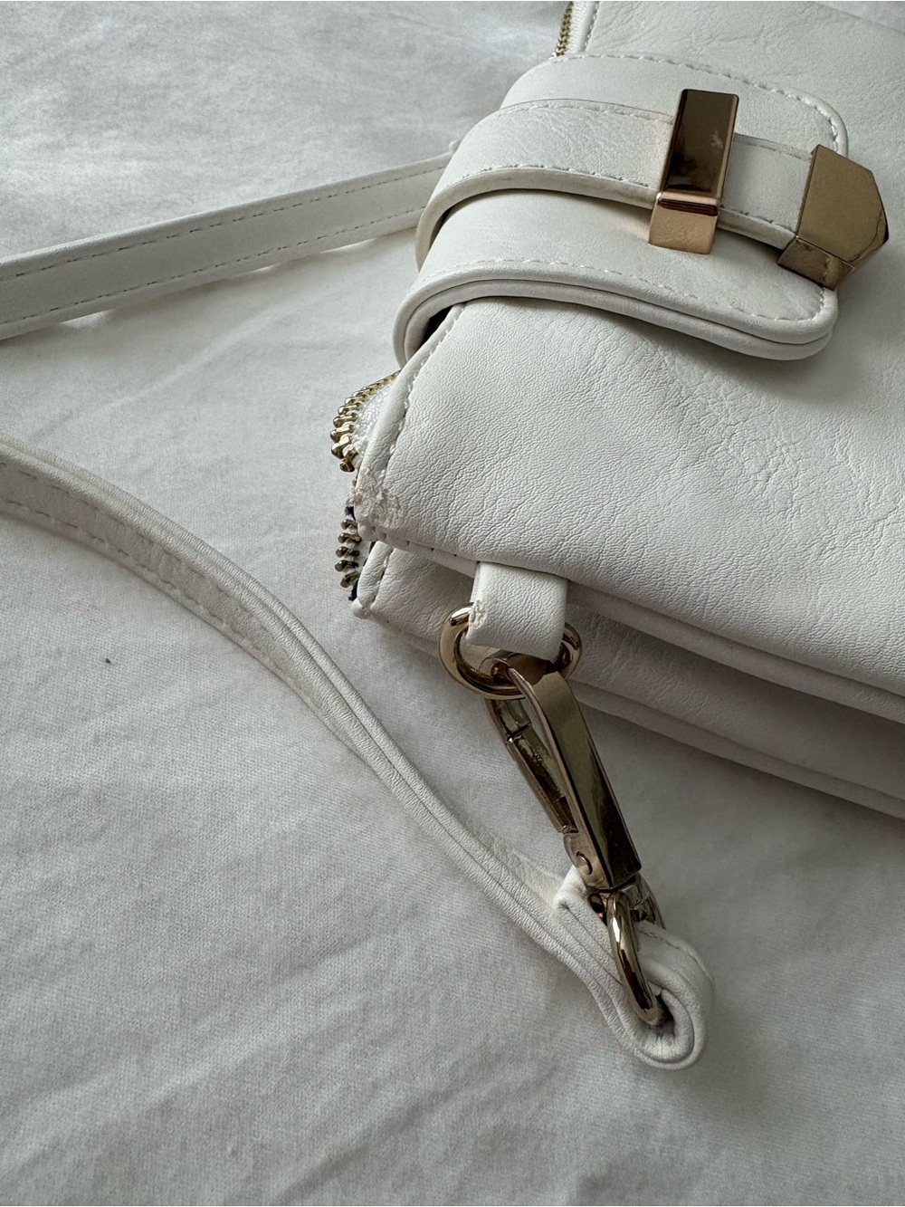 white purse - Picture 3 of 3